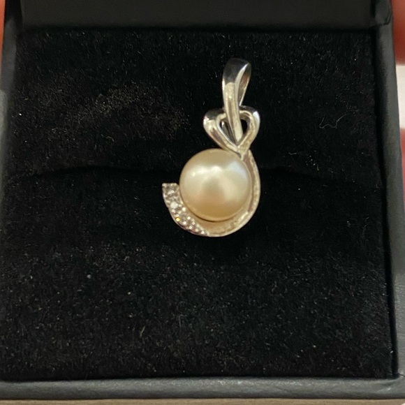 Pearl and Diamond Accent Necklace Charm - Picture 4 of 4